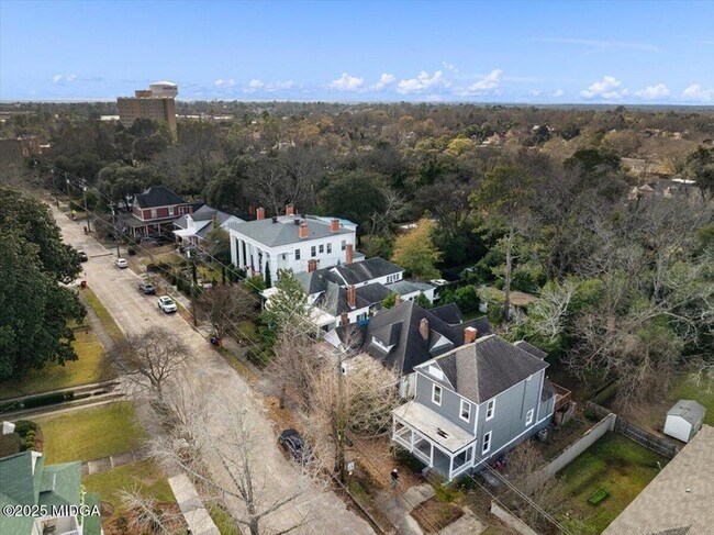 Building Photo - 170 Rogers Ave