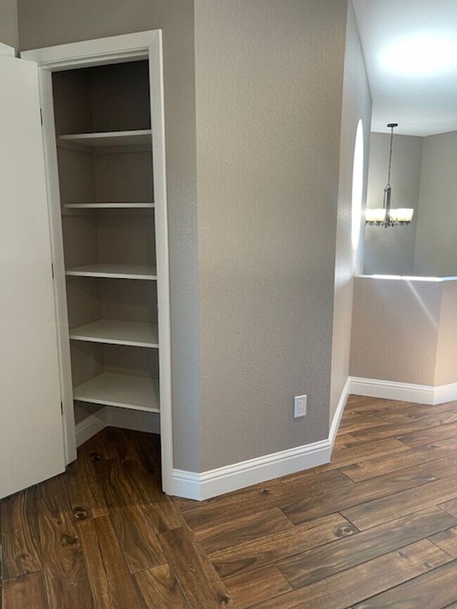 Building Photo - COMING SOON! Beautiful Home with Stunning ...