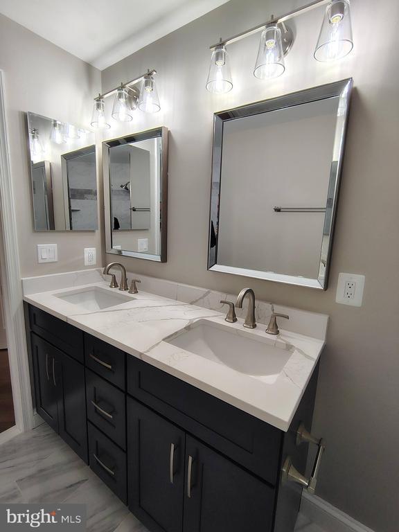 Building Photo - 1641 International Dr