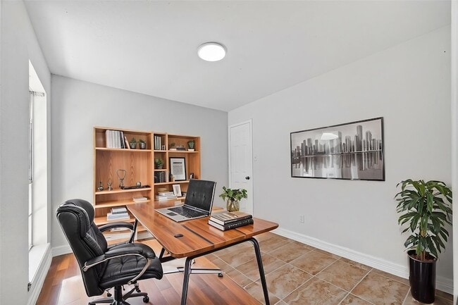 Building Photo - 2223 Courtney Ct