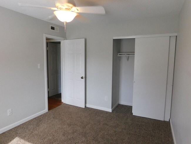 Building Photo - Quaint Family Home