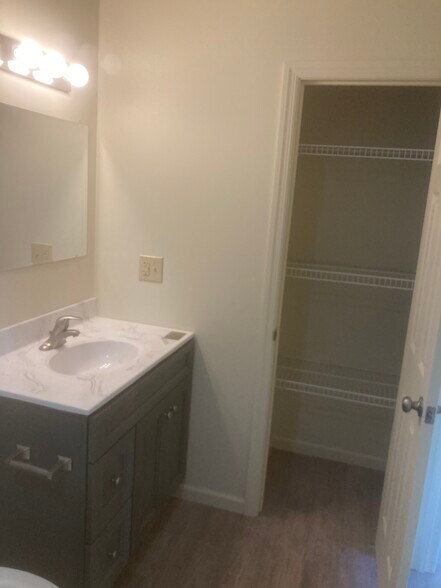 Building Photo - 151 Franklin St