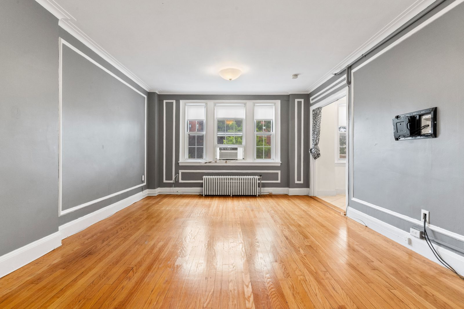 Building Photo - 1450 Beacon St