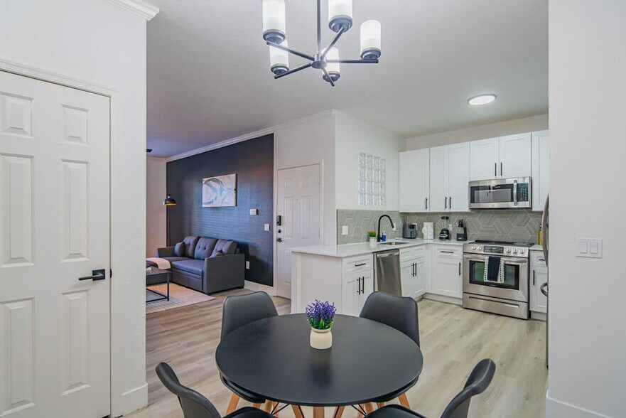 Building Photo - 7455 N 95th Ave