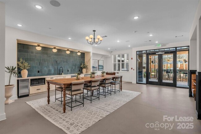 Building Photo - 9821 Research Dr