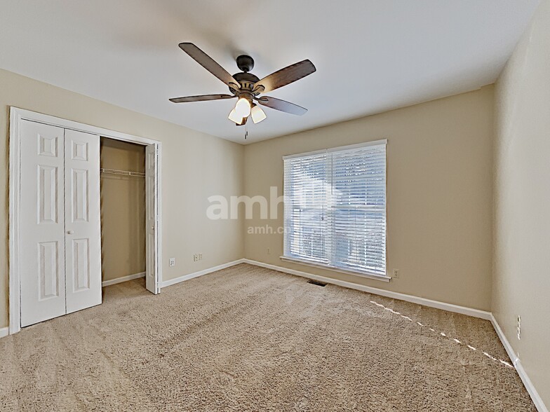Building Photo - 104 Sunset Dr