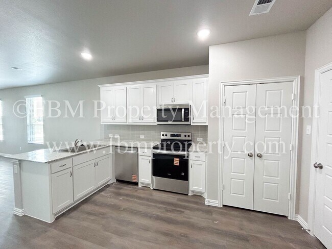 Building Photo - 1773 Ethereal Ln