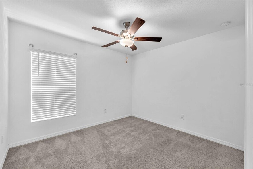 Building Photo - 5518 Blue Azure Dr