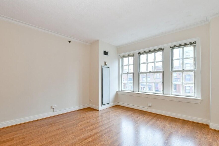 Building Photo - 534 Beacon St