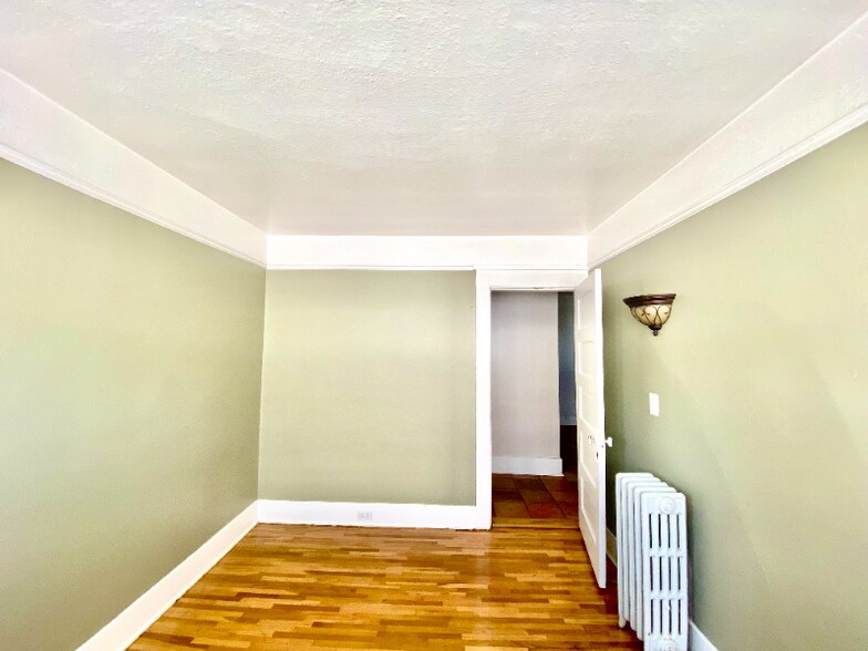 Building Photo - 901 N M St