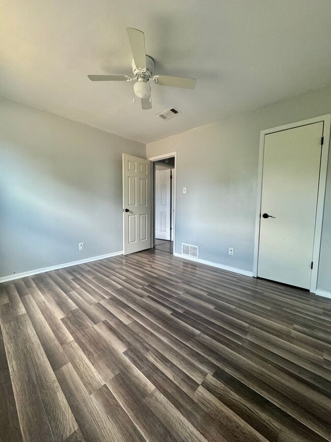 Building Photo - COMING SOON - 3 Bedroom 2 Bathroom Home w/...