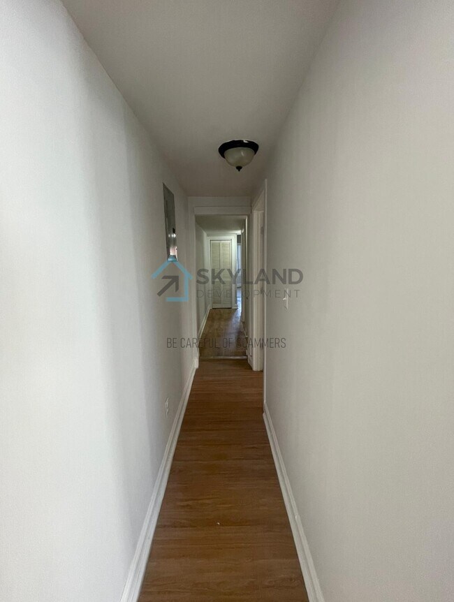 Building Photo - 1519 N 60th St