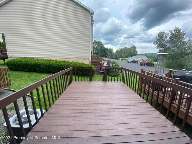 Building Photo - 32 Briarwood Way