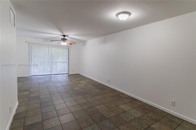 Building Photo - 3101 Oakland Shores Dr