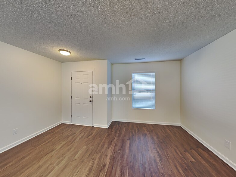 Building Photo - 2142 Olympia Dr