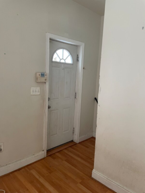 Building Photo - 3800 Glenmore Ave