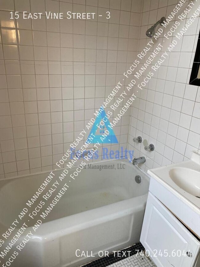 Building Photo - 15 E Vine St