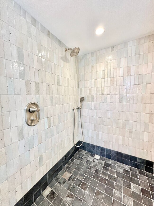 Building Photo - Beautifully Updated & Remodeled Single-Story Country Home with Detached Guest Home Unit on Gated ...