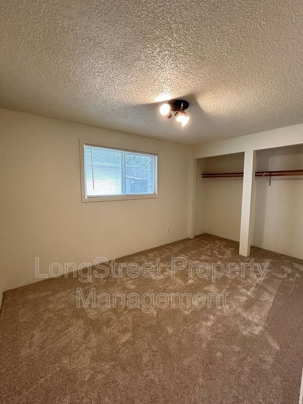 Building Photo - 324 NE Conifer Blvd