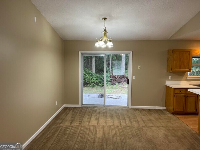 Building Photo - 204 Old Pond Dr W