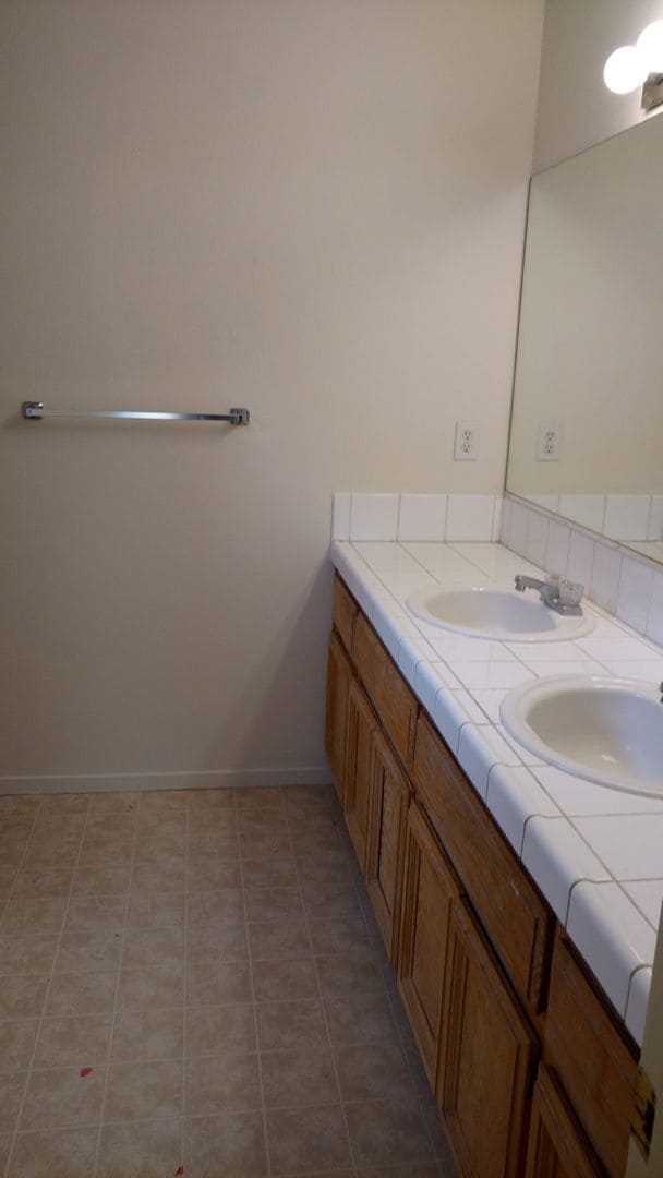 Building Photo - 3 Bedroom Donner Trails