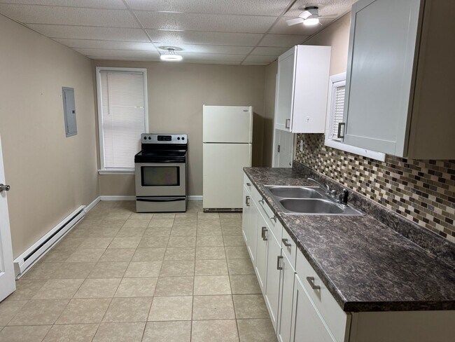 Building Photo - 2102-2104 Messanie St.