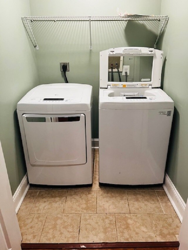Washer & Dryer in Unit - 2644 N Charles St