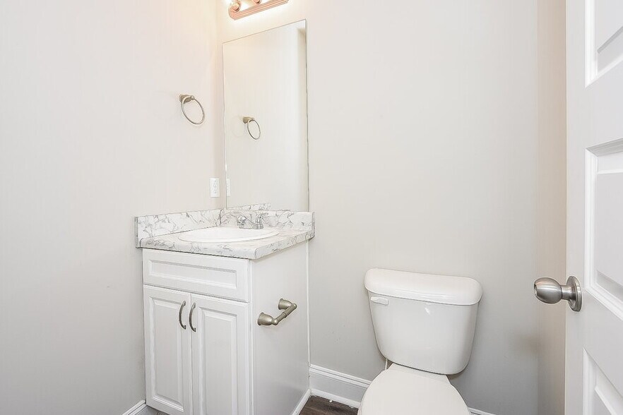 Building Photo - 77 Rosemont Ct