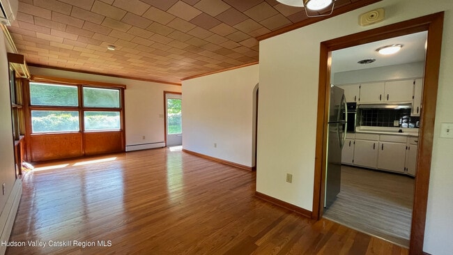 Building Photo - 12 Duzine Rd