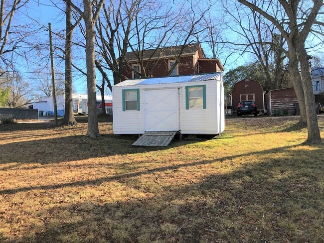 Building Photo - Lovely Rancher For Rent in Heart of South ...