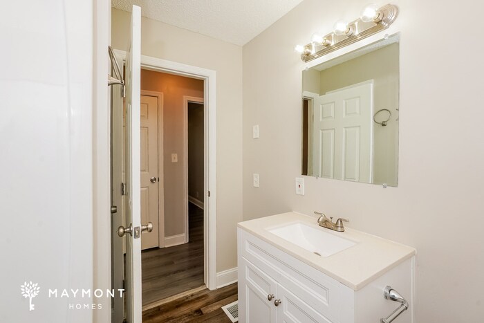 Building Photo - 3412 Durrett Dr