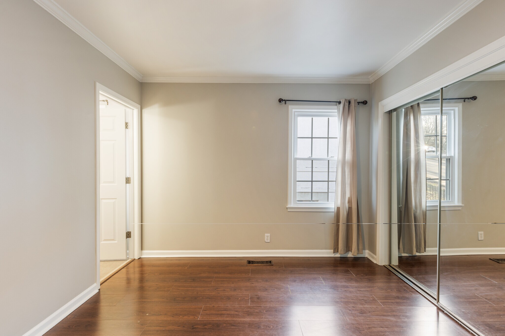 Upstairs Bdroom - 112 Saint Charles Pl