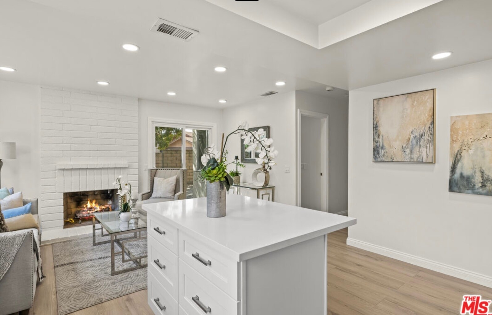 Building Photo - 13 Pepper Ct