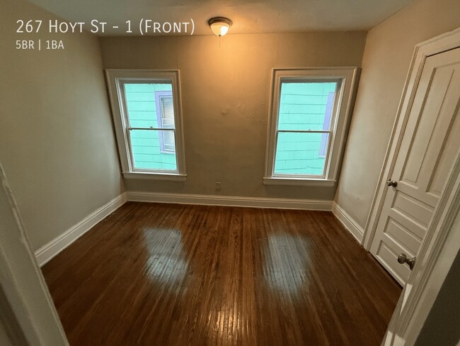 Building Photo - 267 Hoyt St