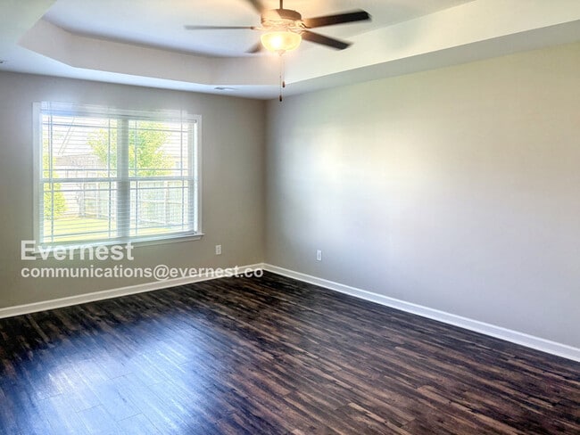 Building Photo - 121 Beaver Brook Pl