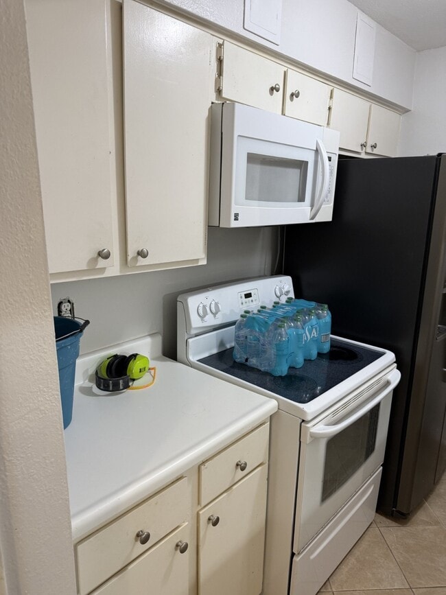 Building Photo - 12600 Melville Dr