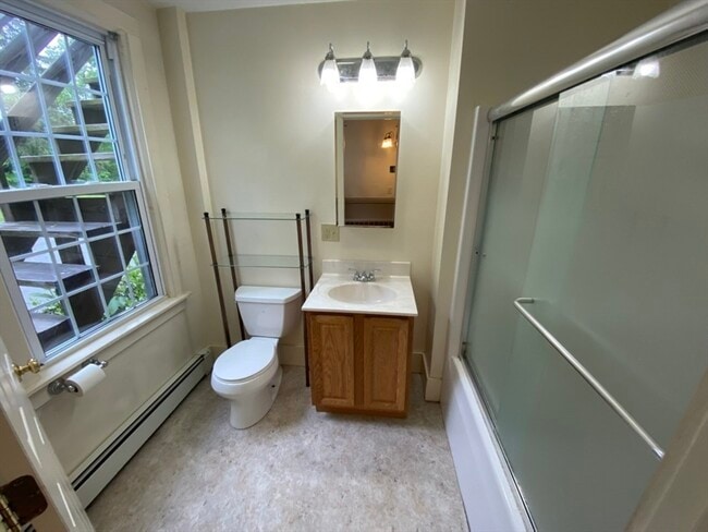 Building Photo - 797 Main St