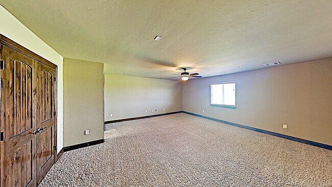 Building Photo - Luxury 4 Bedroom 2.5 Bathroom Home in Cobb...