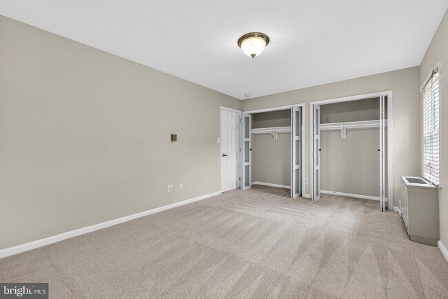Building Photo - 3334 Spring Ln