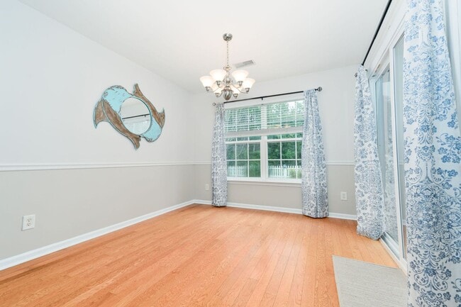 Building Photo - Serenity Meets Everyday Convenience!