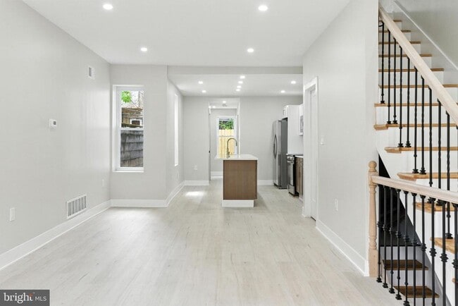 Building Photo - 1626 S 24th St
