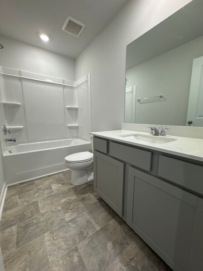 Building Photo - $500 Move-In Incentive for May Move-In!