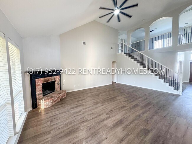 Building Photo - 2221 Overton Dr