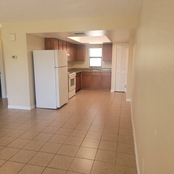 Primary Photo - 4030 78th Ave N