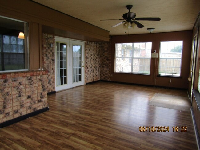 Building Photo - Great home located in Terrace Hills!