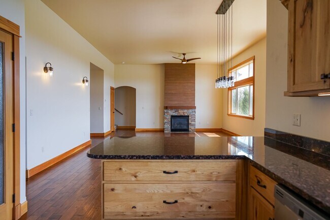 Primary Photo - One Month's Free Rent