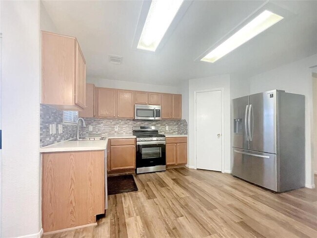 Building Photo - 2715 Yestereve Ct