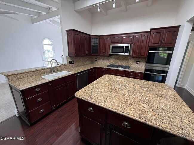 Building Photo - 914 Dunbar Ln