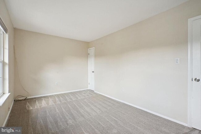 Building Photo - 9497 Linden Leaf Ct