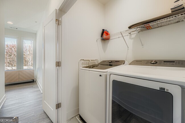 Building Photo - 1251 Chelsea Cir NW